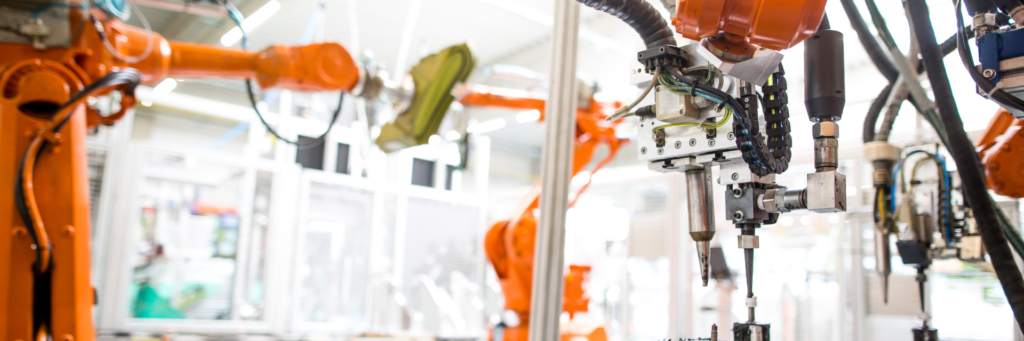 Polski sektor produkcyjny się cyfryzuje, ale do Przemysłu 4.0 wciąż mu daleko. Znakomita większość firm używa systemów informatycznych, które wspierają zarządzanie procesami produkcji i planowania.