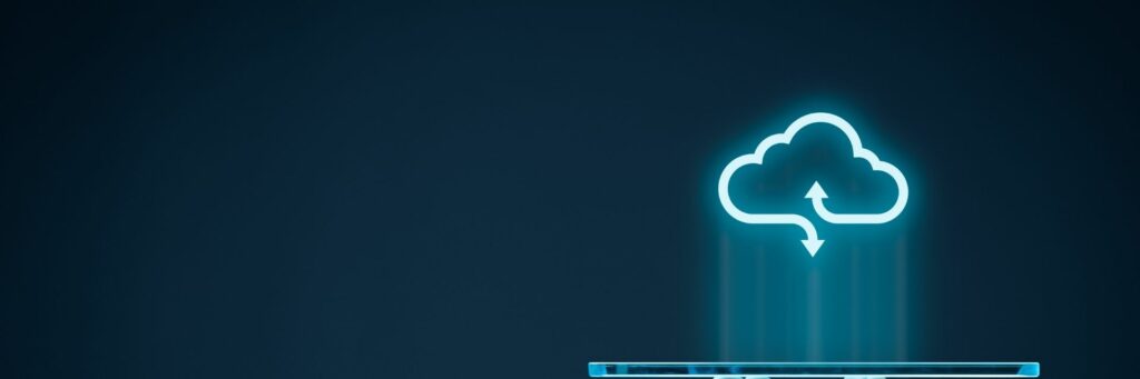 Prawie 50% firm przemysłowych wykorzystuje technologię automatyzujące i robotyzujące produkcję. Gotowość do stosowania aplikacji opartych o przetwarzanie w chmurze jest często warunkiem wstępnym dla wykorzystania bardziej zaawansowanych technologii. W ślad za adopcją rozwiązań chmurowych pójdą wdrożenia zaawansowanych narzędzi, które umożliwią polskim firmom produkcyjnym zbliżenie się do modeli produkcyjnych charakterystycznych dla Przemysłu 4.0.