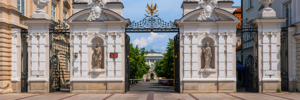 S&T i Uniwersytet Warszawski podpisały umowę na wdrożenie elektronicznego obiegu faktur zakupowych i elektronicznych wniosków urlopowych oraz rozwój i utrzymanie platformy SAP.