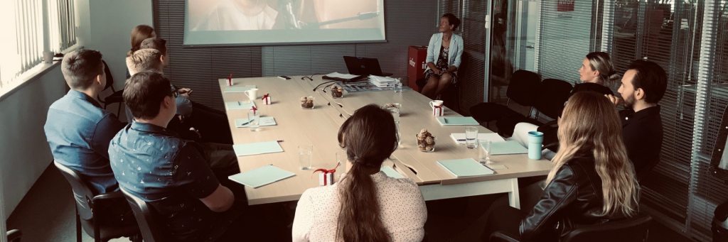 W sierpniu 2021 roku do sześciu zespołów Infor dołączyło 9 osób, które mogły postawić swoje pierwsze kroki w branży IT i szkolić się przez 5 miesięcy pod czujnym okiem mentorów i mentorek z S&T.